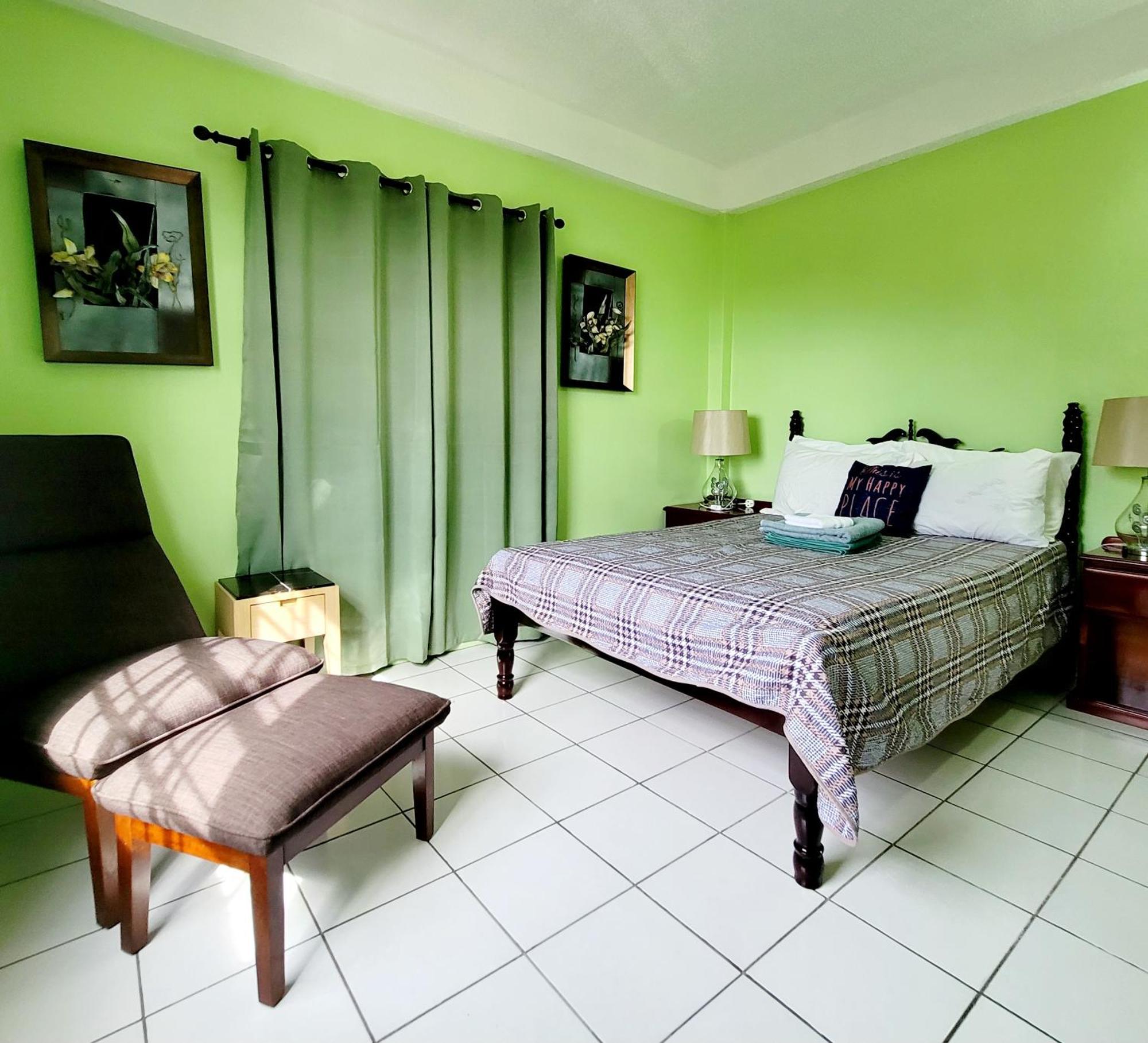 Silver View Apartments St. George's Kültér fotó