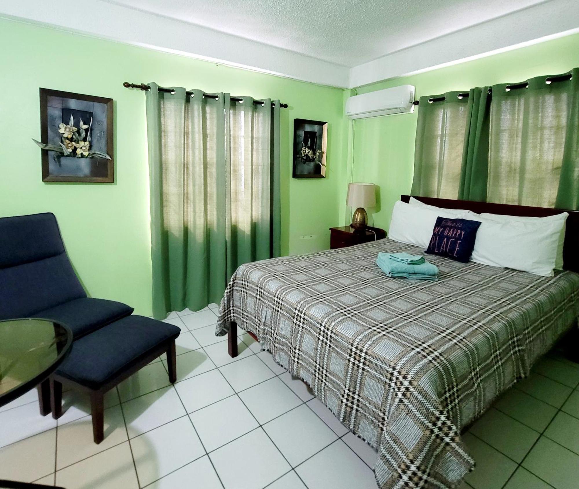 Silver View Apartments St. George's Kültér fotó
